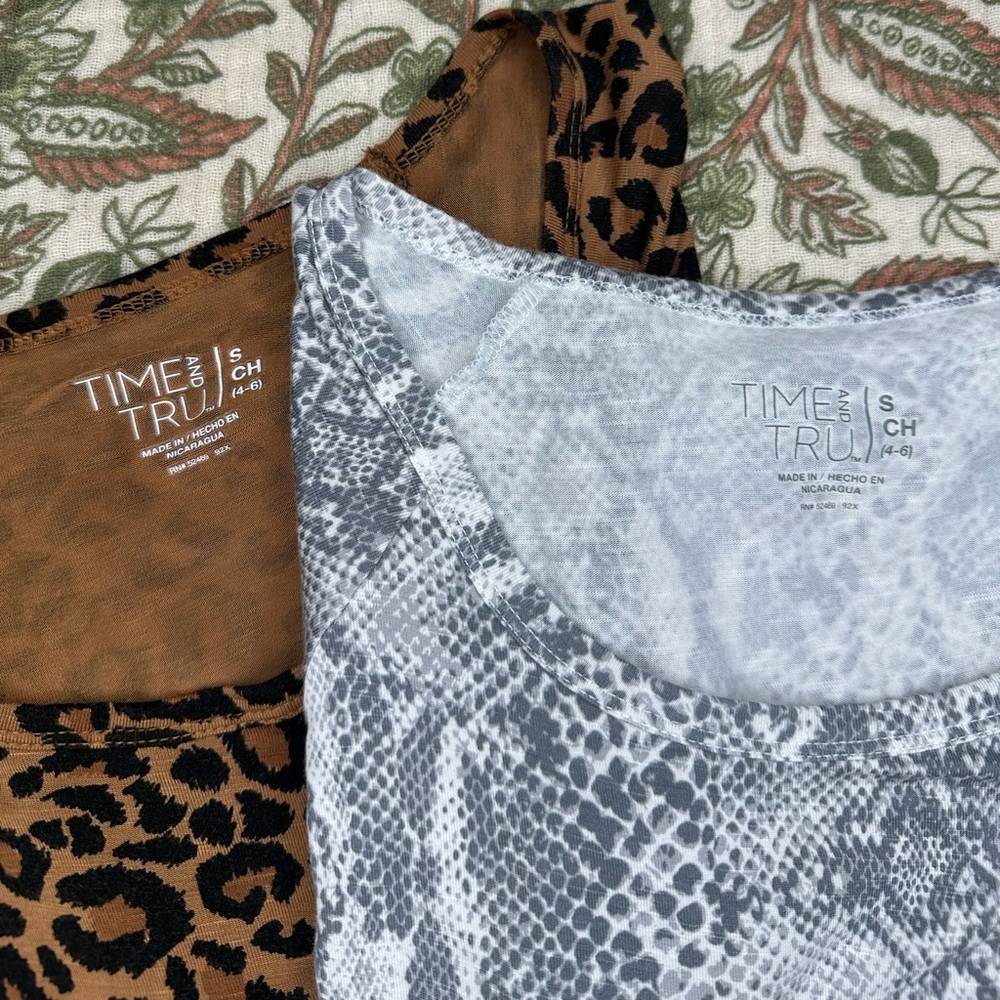 Time And Tru Leopard And Snake Print T-Shirt Bund… - image 2
